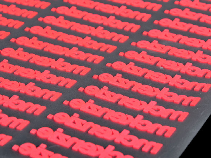 Which heat transfer sticker has a certain three-dimensional effect?